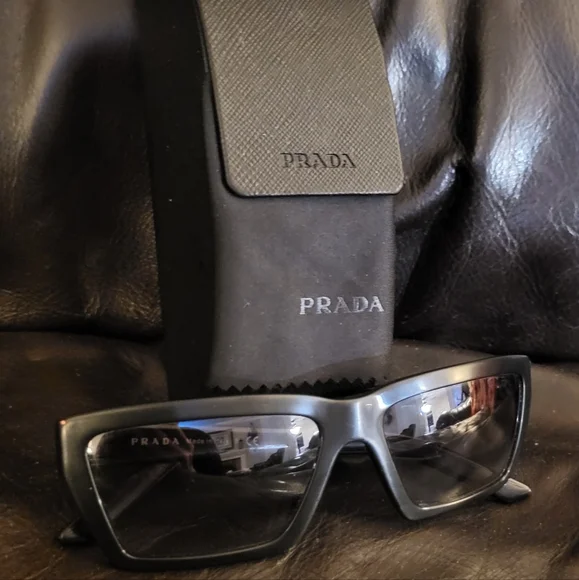 Prada Woman\'s Sunglasses purchased in 2020 Prada PR 24ZS 1AB5SO Black White Grey Lenses Women Square  main image 3